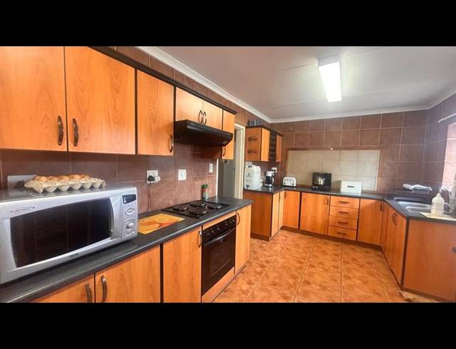 BUSINESS FOR SALE IN STANDERTON CENTRAL